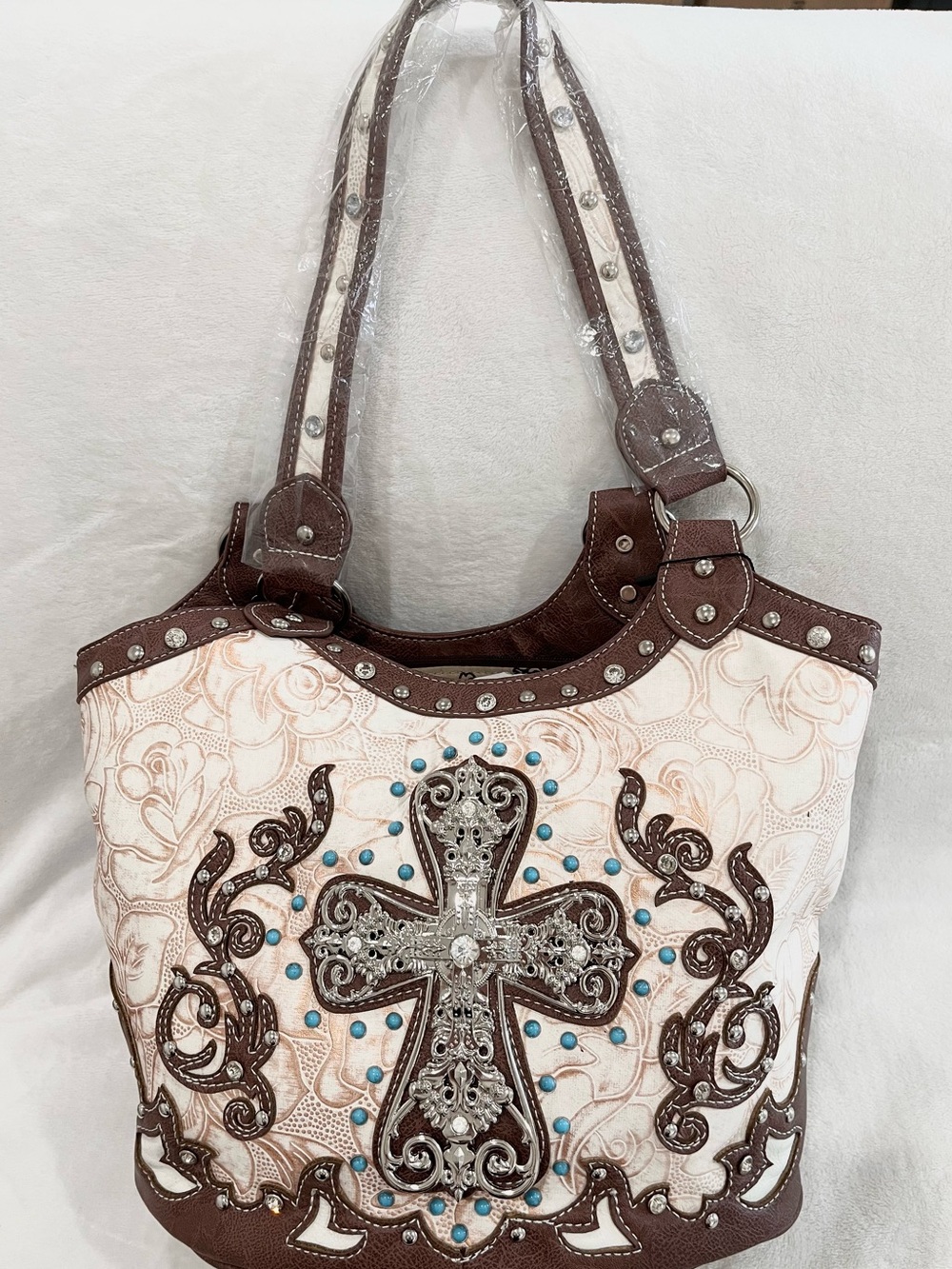 Cowgirl Trendy XL Western White & Tan Rhinestone Cross Handbag NWT